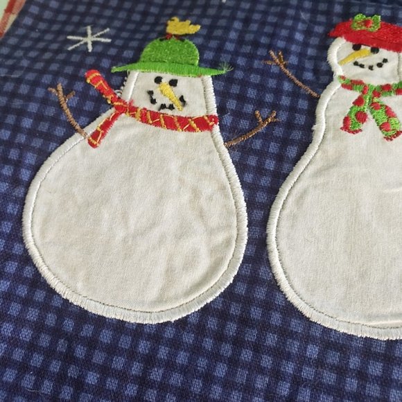 Crate & Barrel set of 4 Christmas kitchen towels - Picture 2 of 10